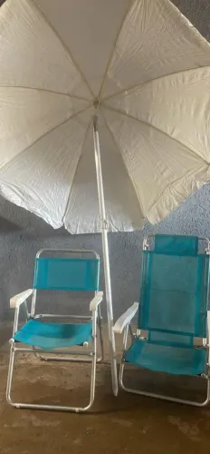 Kit Praia Completo: Guarda-Sol Branco + 2 Cadeiras de Alumínio Azuis