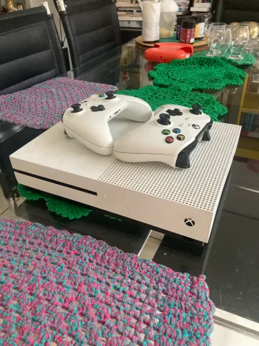 XBOX ONE S 1TB ÓTIMO ESTADO