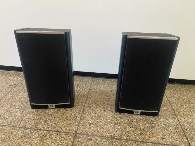 Par de caixas Bookshelf JBL Arena 120