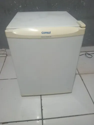 Frigobar consul semi novo, muito barato, não entrego