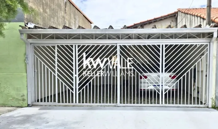 Casa com 3 dormitórios em terreno de 180m² no Jardim Santa Maria - Jacareí SP