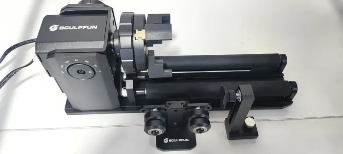 gravadora a laser + Mandril rolo rotativo