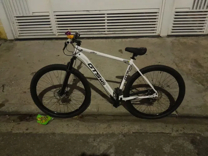Bicicleta GTS pro m5 branca aro 29 quadro 21, 21 velocidade, mt200 instalado 