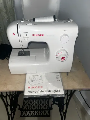 Máquina de costura Singer