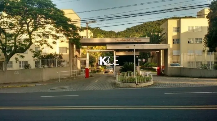 Apartamento 02 dormitórios para alugar em Coqueiros, Florianópolis SC.
