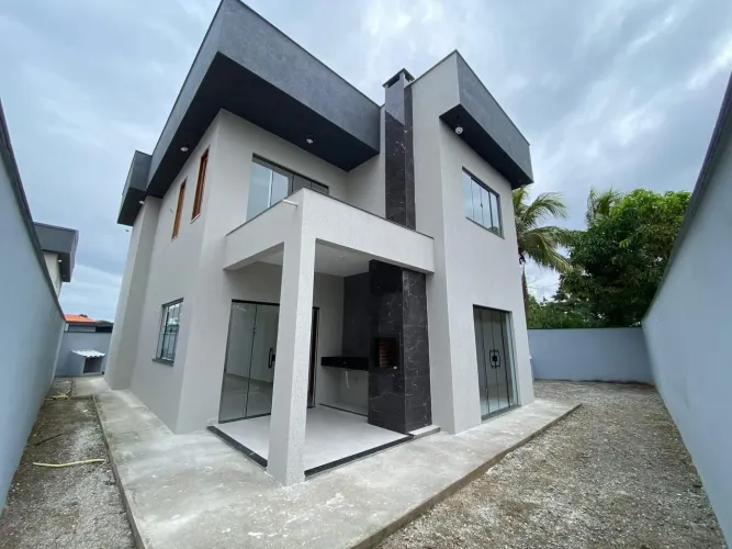 Casa Duplex Com Vista para Lagoa, 3 quartos (2 Suites) em Areal-Araruama/RJ