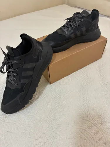Tênis adidas nite jogger 