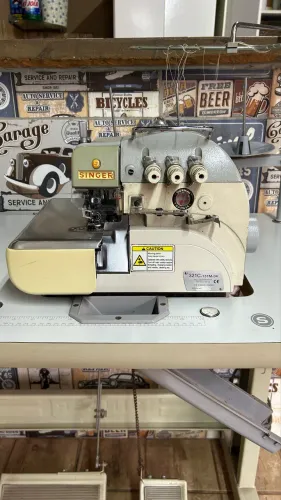 Máquina overloque Singer