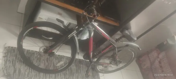 Bicicleta usada poucas vezes 