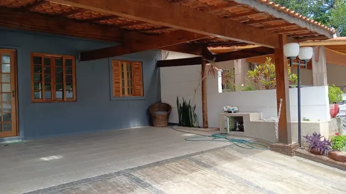 Casa Térrea em Condomínio Fechado de São Roque!