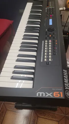 Teclado Yamaha mx61 v2