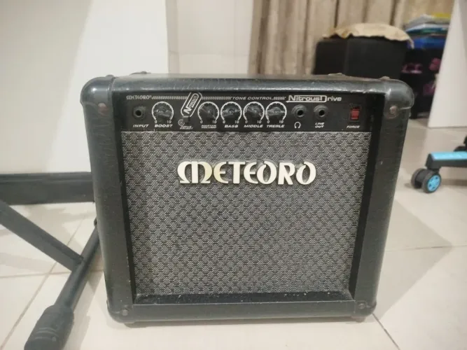 Combo Teclado+ Caixa Amplificada