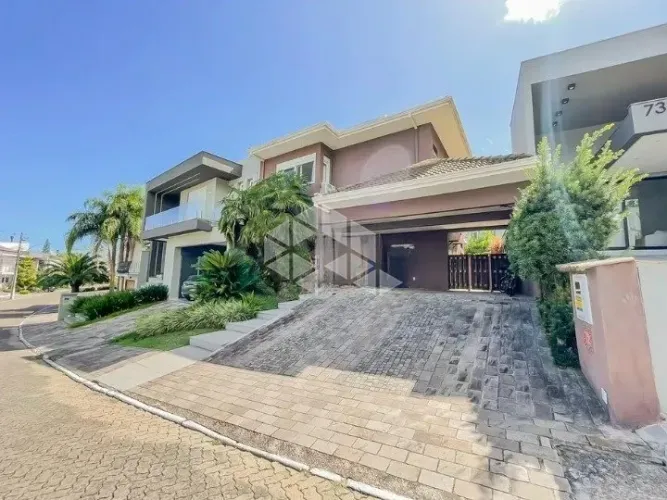 Casa no condomínio Altos do Lago na zona Sul de Porto Alegre/RS