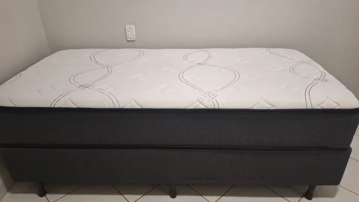Cama solteiro + colchão mola ensacada