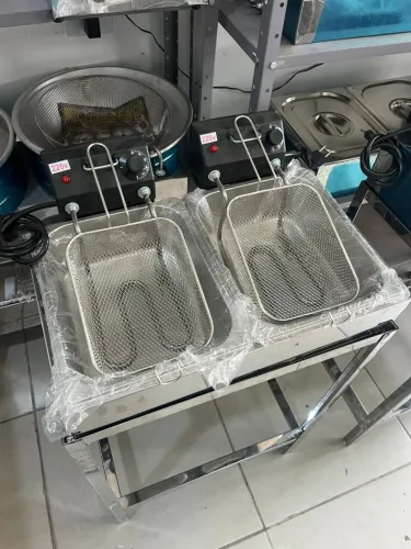 Fritadeira elétrica 2 Cubas 5 litros cada Cuba com cavalete