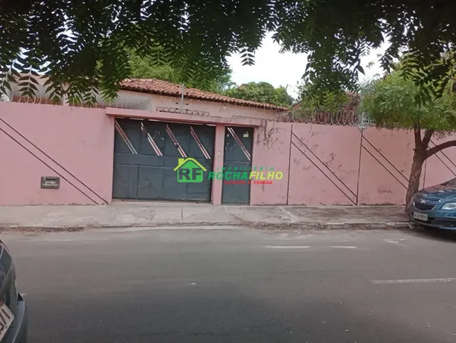 Casa com 4 dormitórios à venda. 195 m² por 1000000,00 - Fátima - Teresina/PI
