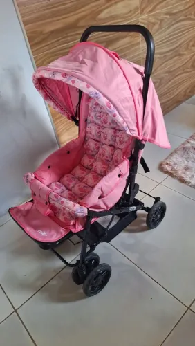 Vende-se carrinho de bebê
