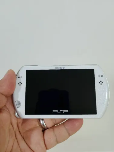 PSP GO BRANCO - IMPECÁVEL