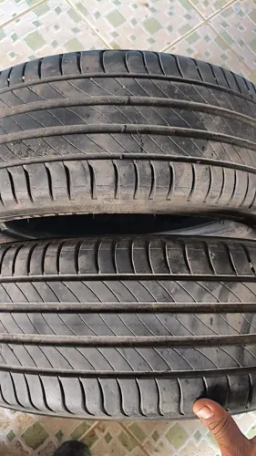 Dois pneus 195/55/16 michelin