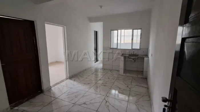 Apartamento com 56m², 2 dormitórios, sacada, sala, na Vila Penteado.