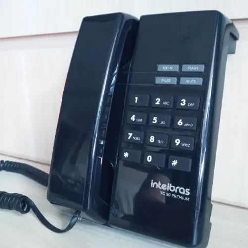 Telefone  Retro Vintage  C/ Fio   Funcionando  Lindo .      Está funcionando corretamente 