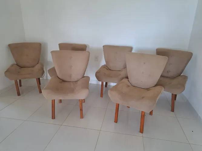 Vendo cadeiras acochuadas