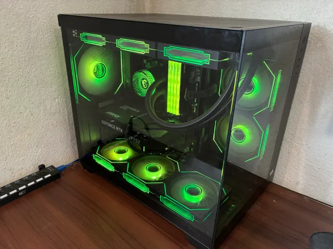 PC Gamer Ryzen 7 5700X + RTX 5060 Ti | 32GB RAM | RGB Completo
