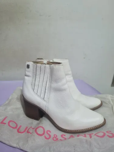 Bota cano curto em couro branco (Loucos&Santos) Nº 34