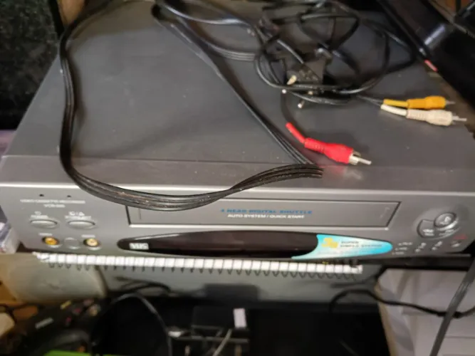 Videocassete CCE Funcionando perfeitamente 