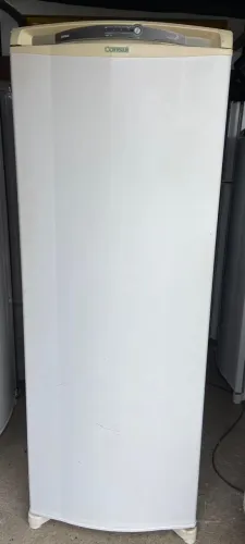 Geladeira consul facilite, branca, frostfree, de 1 porta, em bom estado.