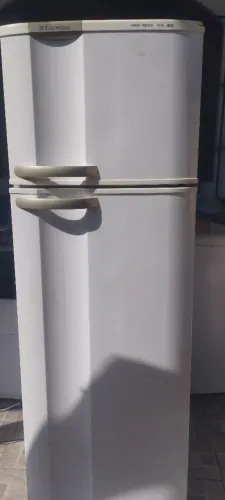 Geladeira duplex Electrolux 260 litros