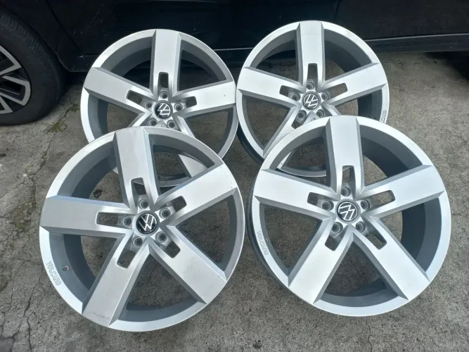 Rodas Volcano Toureg Strong Aro 20 5x112 