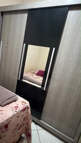 Doa-se guarda roupa