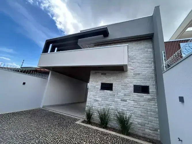 Casa à venda na ARSO 34, 3 suítes