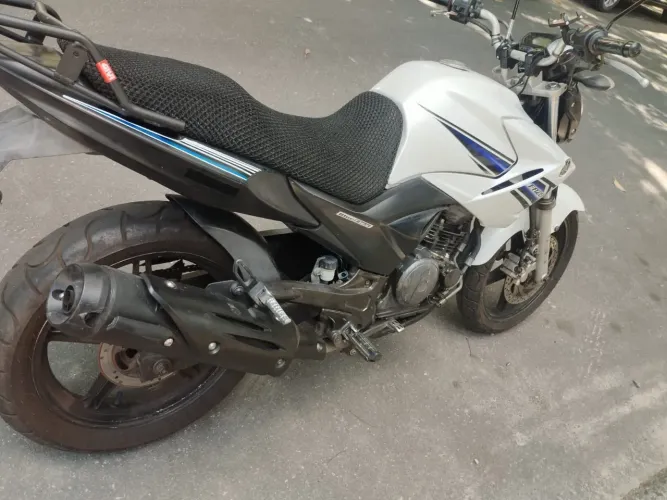 FAZER 250 ANO 2015 RS 13.000