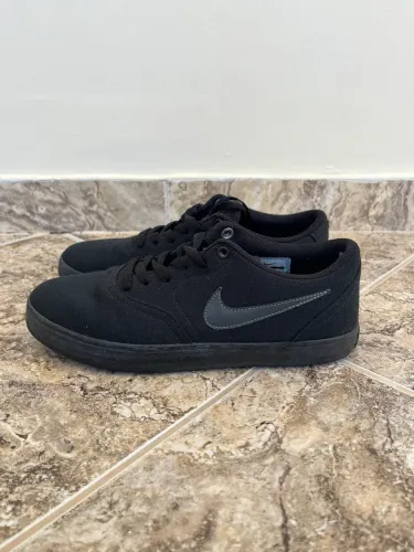 tênis nike sb preto 37