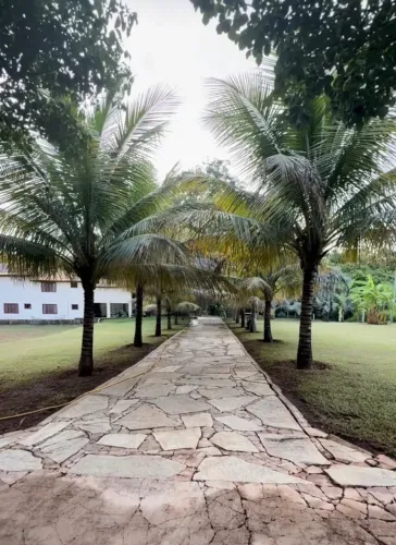 CHACARA 35.000 METROS COM BELISSIMO SOBRADO / REGIÃO DE TRINDADE - STA BARBARA DE GOIAS