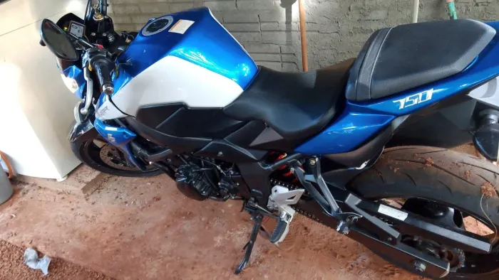 Suzuki gsr750