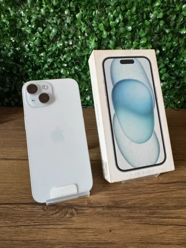 iPhone 15 azul