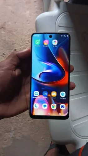 Vendo motog5 usado apenas 6 meses, único defeito é a tela quebrada