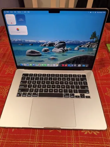 MacBook m3 15 " 2024 com 8 GB RAM + 256 GB SSD Impecável