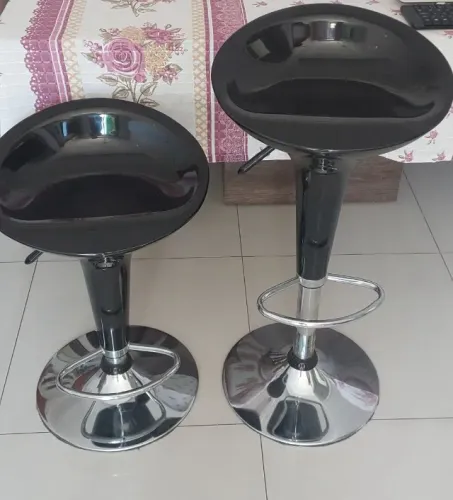 Banquete alta giratória preta