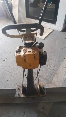 Vende-se Régua vibratória em ótimo estado .paguei 6.000 vendo por 3.500 parcelo no cartão 