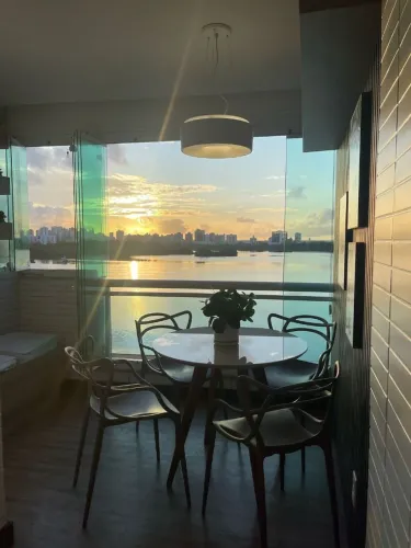Apartamento na Ponta D'Areia, Nascente, Mobiliado, Projetado, Climatizado