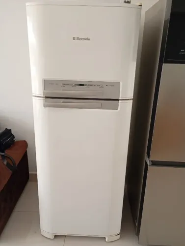 GELADEIRA ELECTROLUX DF46 FROST FREE 402L - MUITO CONSERVADA BARATO!!!