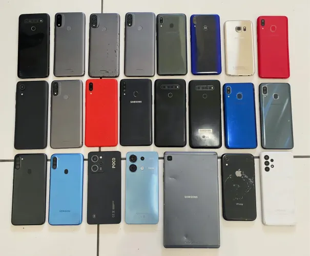 Lote de Celulares e Tablet - Para Peças ou Reparo (23 Unidades)