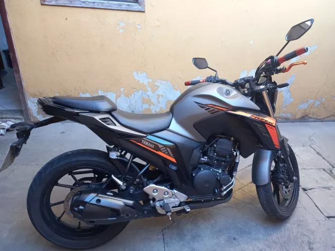 Fazer fz25 2025 muito nova