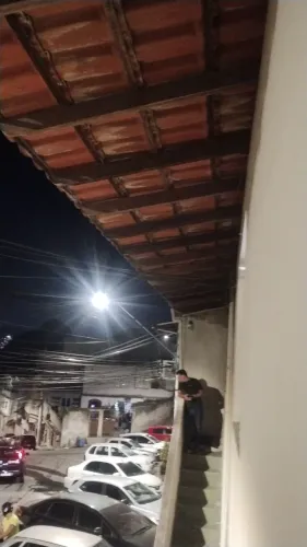 Doando 2.000 telhas colonial