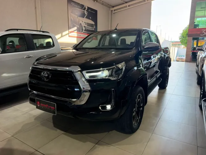Toyota Hilux CD SRX Plus 4X4 2.8 TDI Die. Aut. 2024