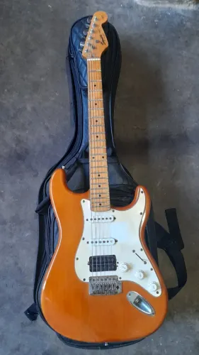 Guitarra Stratocaster Squier California/ Captação Malagoli e Dimarzio: Bem Conservada!